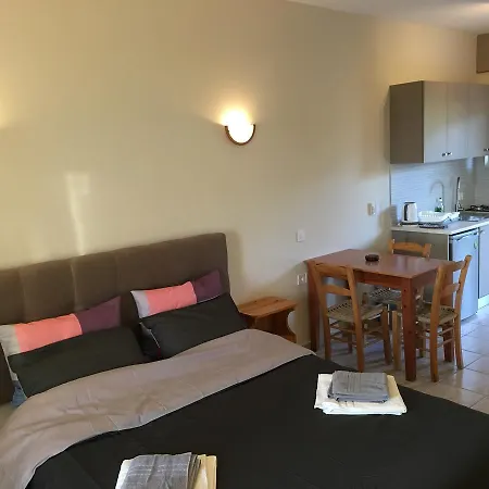 カストラキ ステュディオス アパート Stoúpa